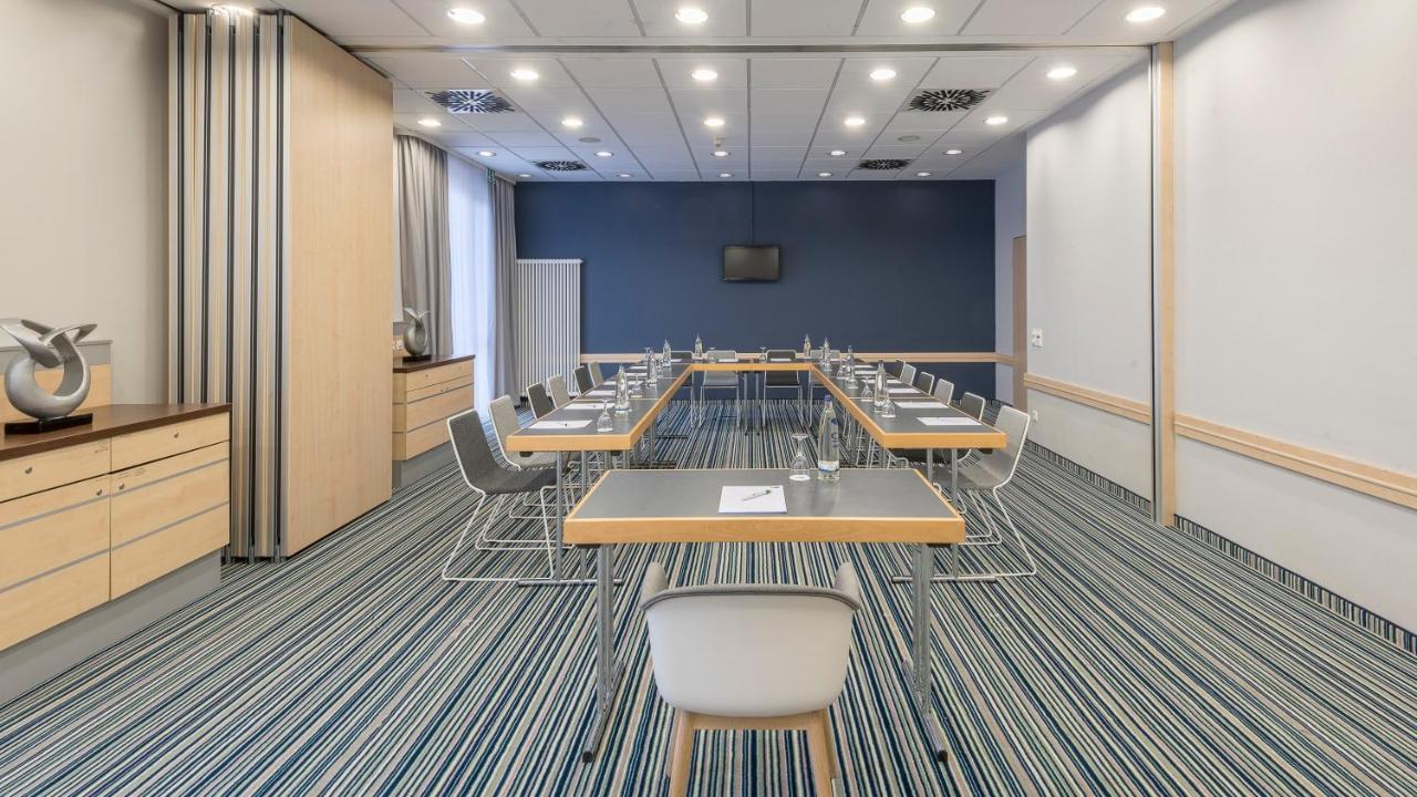 Express Muenchen Messe By Ihg Hotel 3*