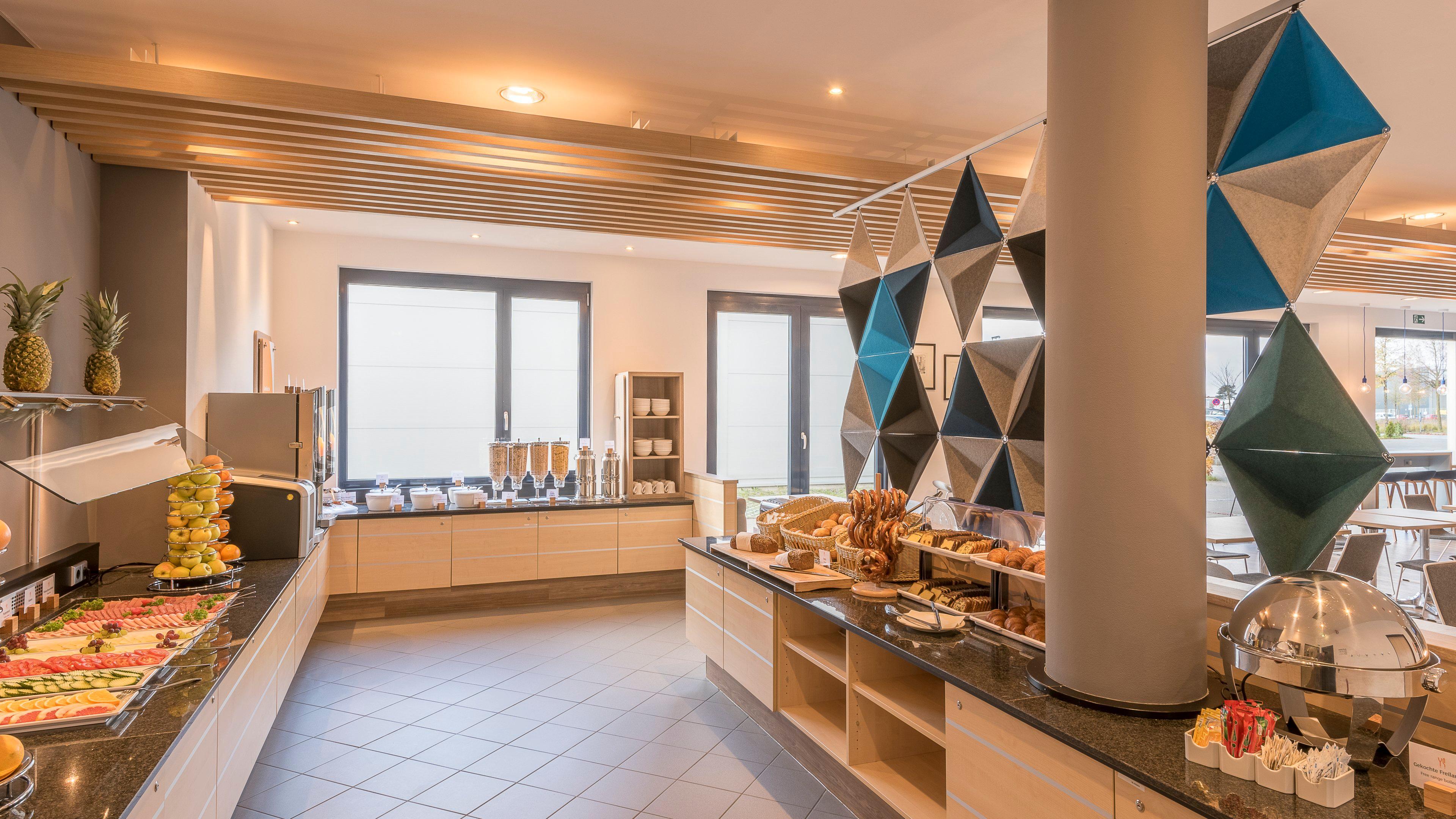Express Muenchen Messe By Ihg Hotel 3*