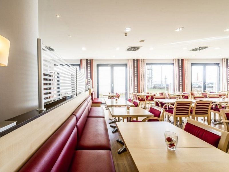 Express Muenchen Messe By Ihg 3*