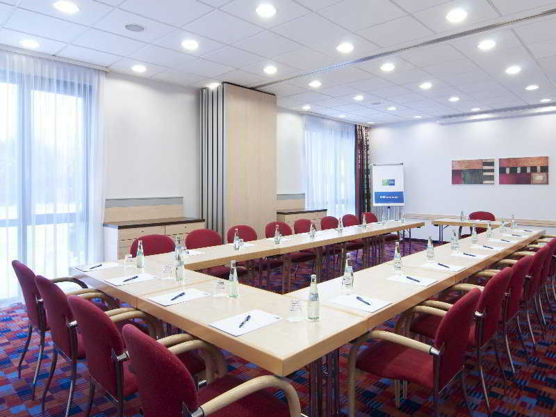 Express Muenchen Messe By Ihg Hotel 3*